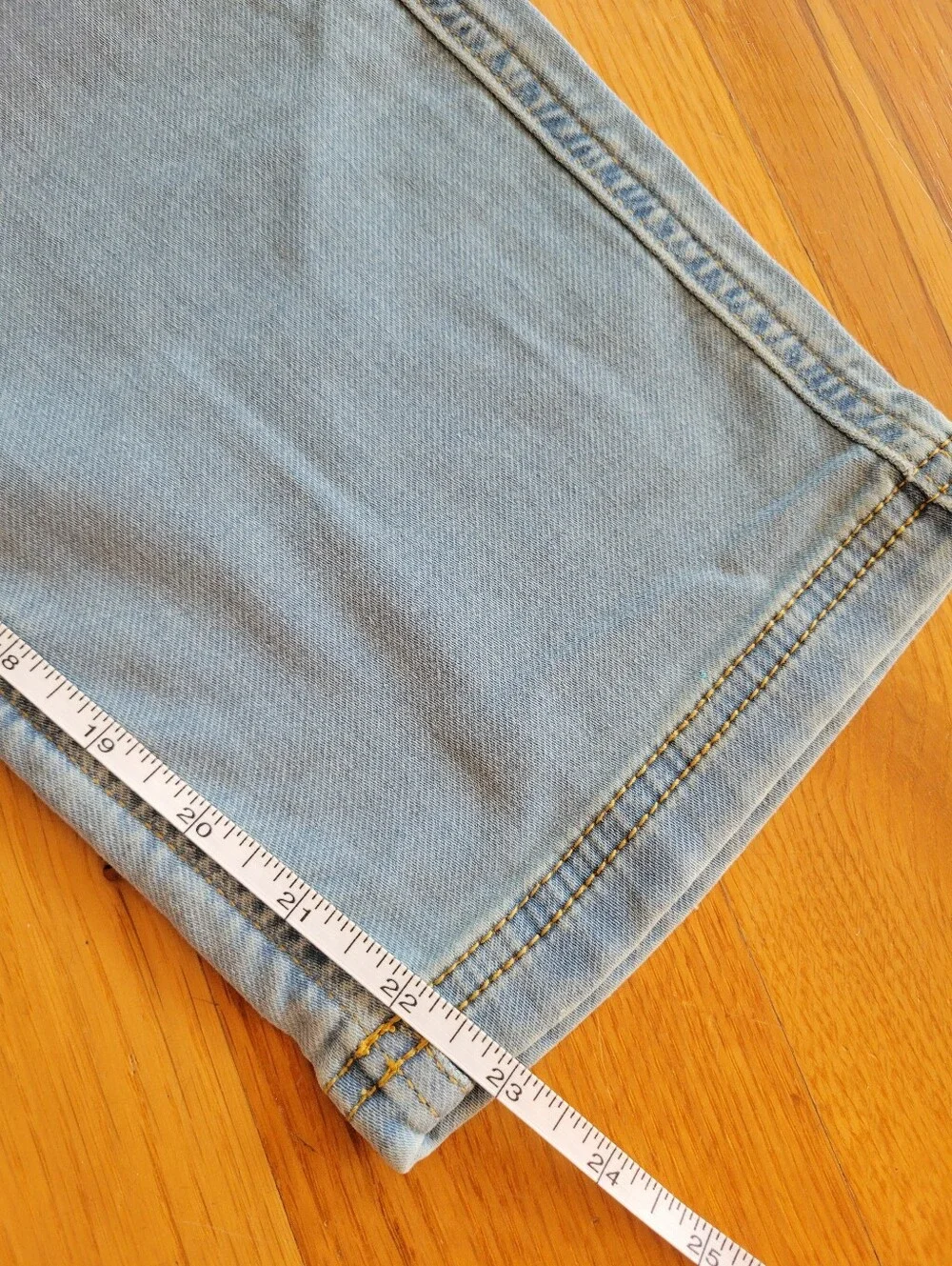 Nwt Girls size 10 jeans - Girls Light Wash Denim Barrel Jeans size 10